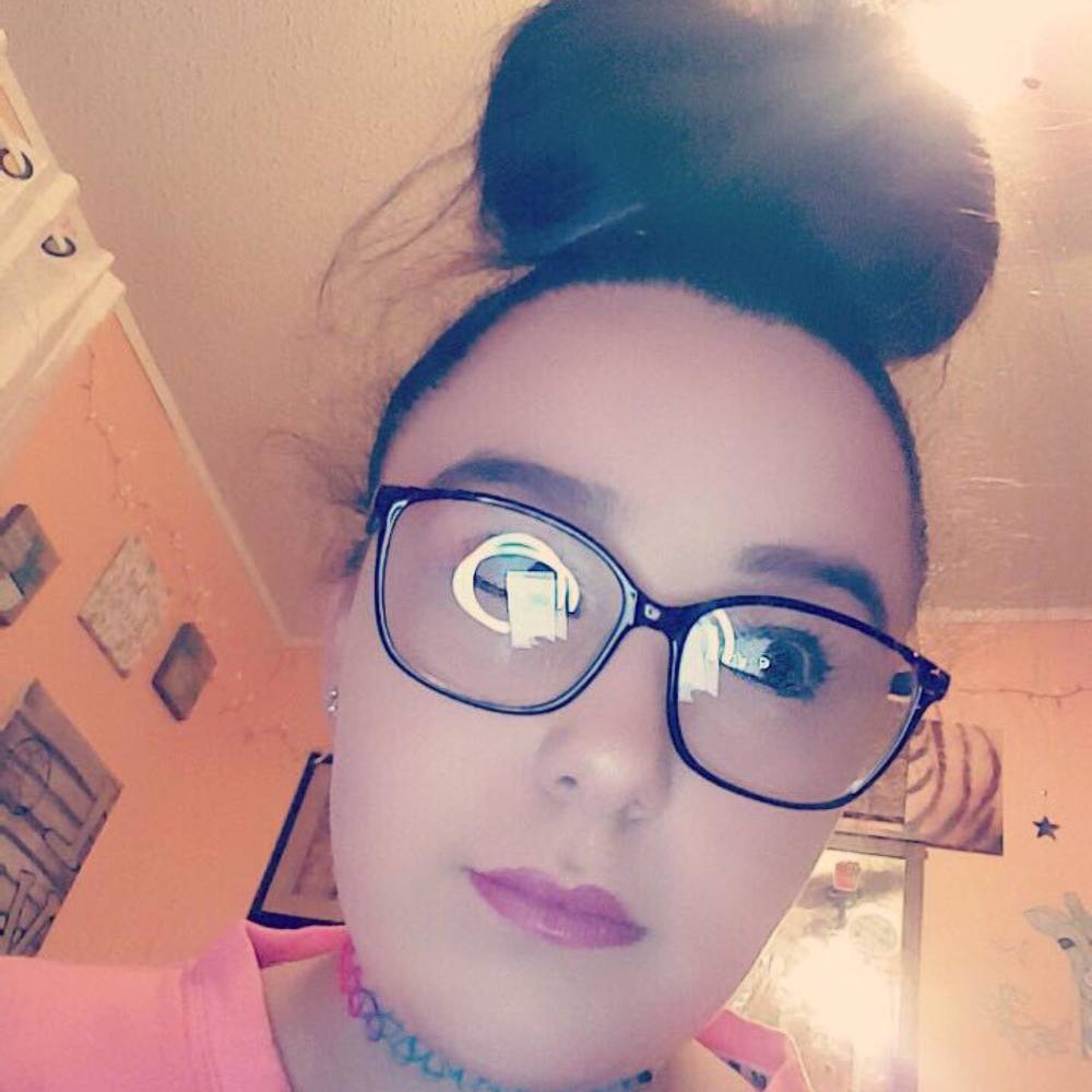 Meet your Posher, Chloe